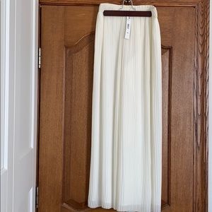 Ivory DKNY pleated pants